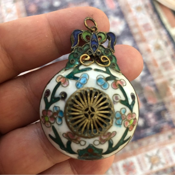 Vintage Old Asian CLOISONNE Multi Color Enamel Pendant - Picture 5 of 8